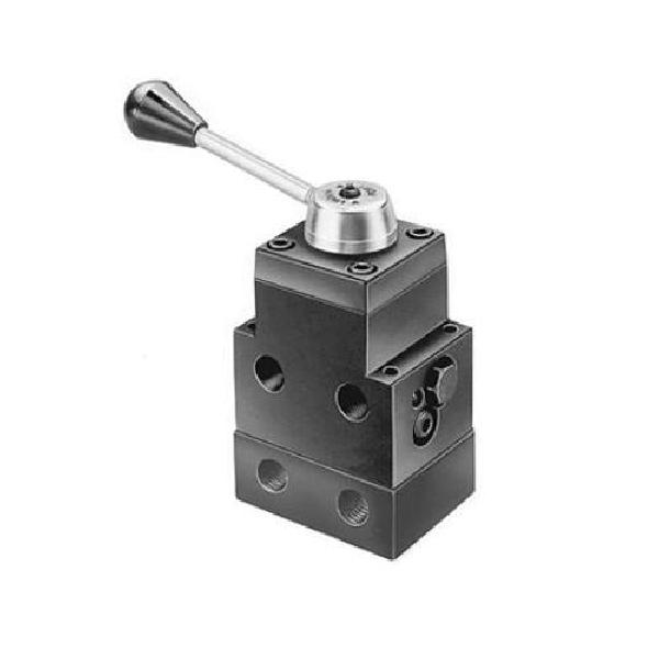 Remote Mounted Valve, Manual Closed Center, 3/8 in NPTF Port, 500 psi Pressure, 4-Way Ports/Ways, Media: Oil, Lever Operated Actuation, Steel Body